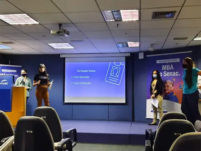 Palestra ministrada por Vitor De Lazzari